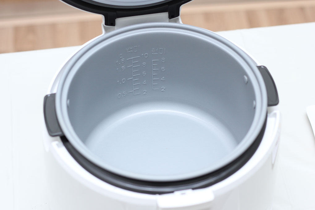 Nồi cơm điện Cuckoo CR-1051 1.8 Lít, Màu Vàng Trắng