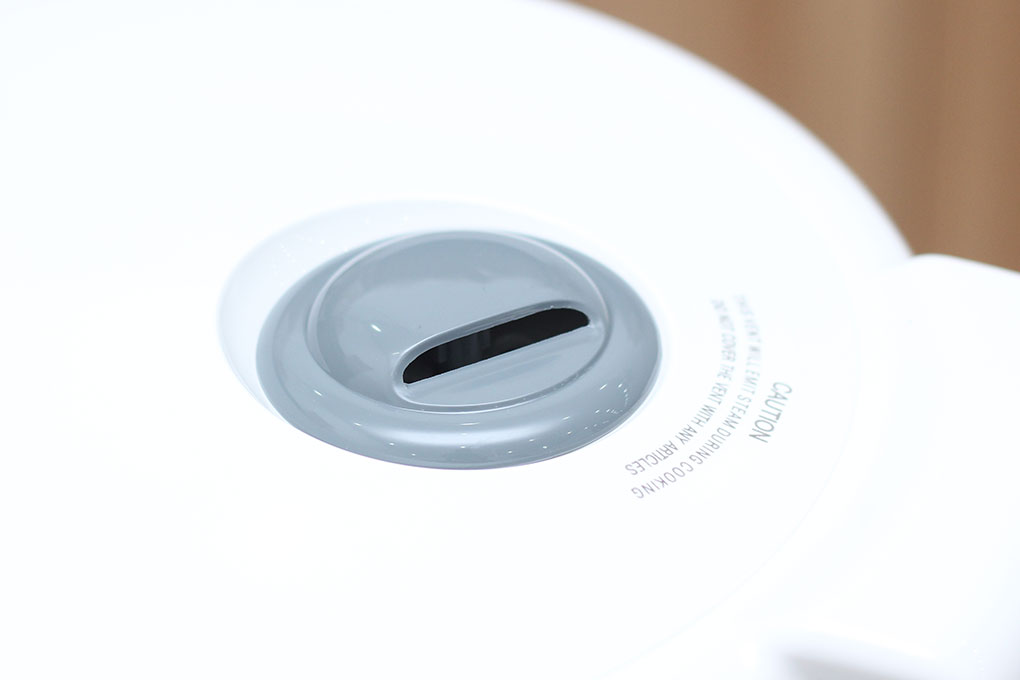Nồi cơm điện Cuckoo CR-1051 1.8 Lít, Màu Vàng Trắng
