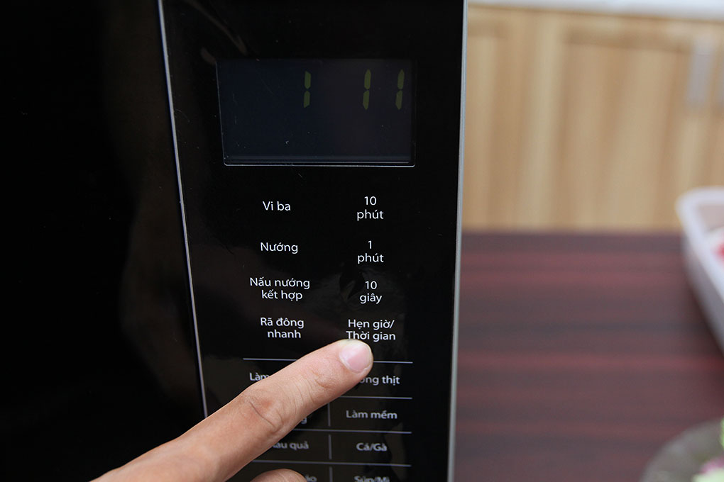 Lò Vi Sóng Panasonic NN-GF574MYUE 27 Lít, Inverter, Có Nướng