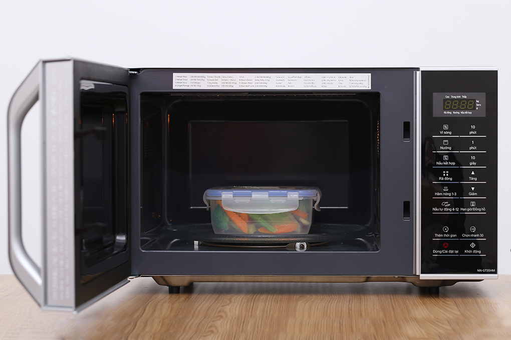 Lò vi sóng Panasonic NN-GT35HMYUE 23 lít